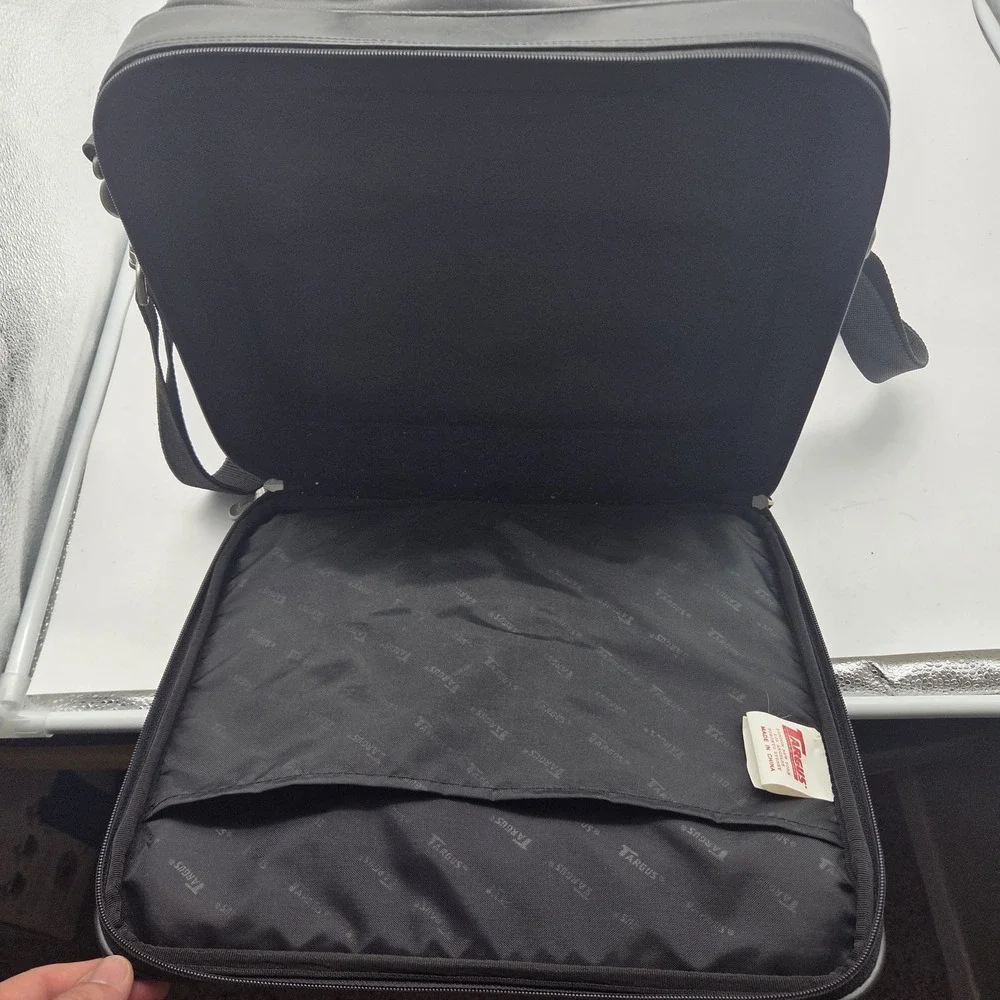 Targus Large Computer Bag Carrying Case Briefcase Laptop Notebook Leather